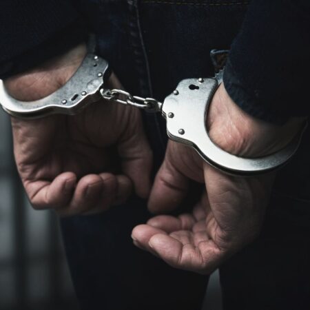 Tentata rapina in centro scommesse a Vittoria, rapinatore arrestato