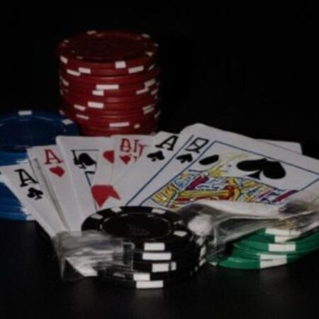 Poker all’estero e fisco italiano, Cassazione: vincite UE non tassabili come redditi diversi, distinto il regime per i Paesi extra UE